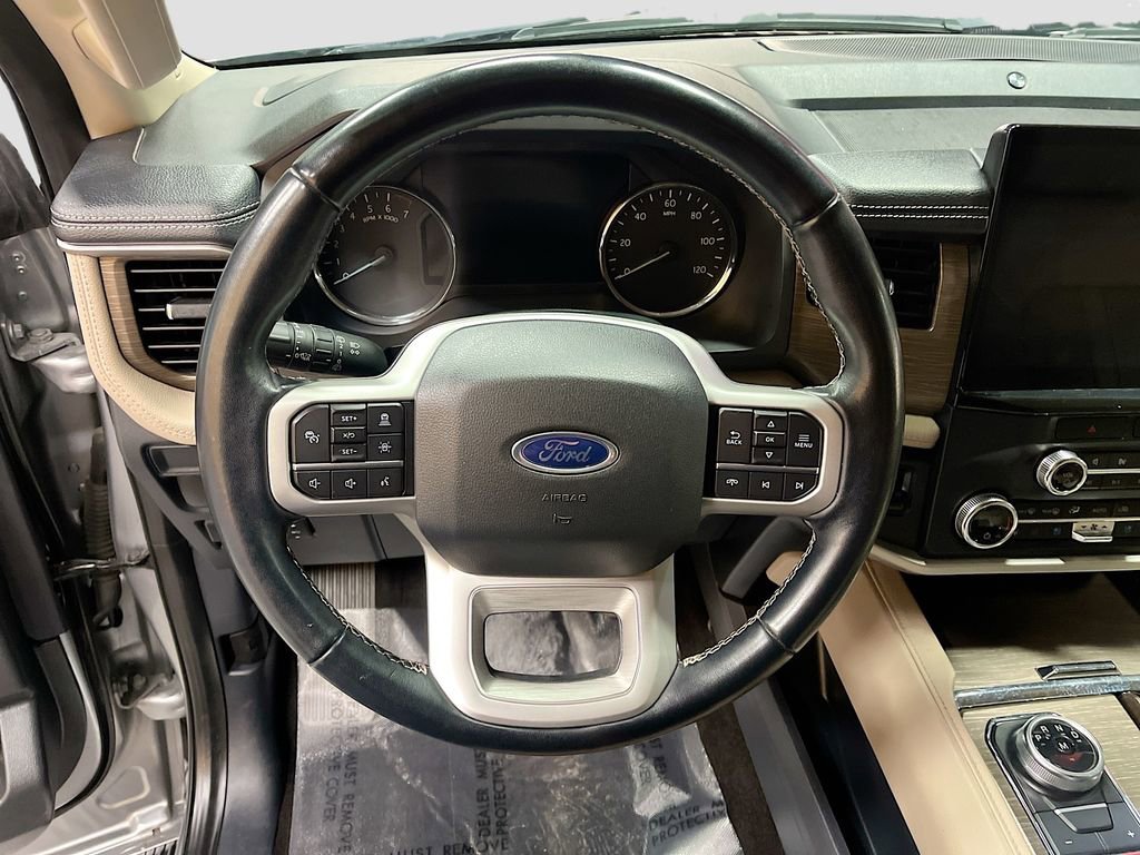 Used 2023 Ford Expedition Limited image 11