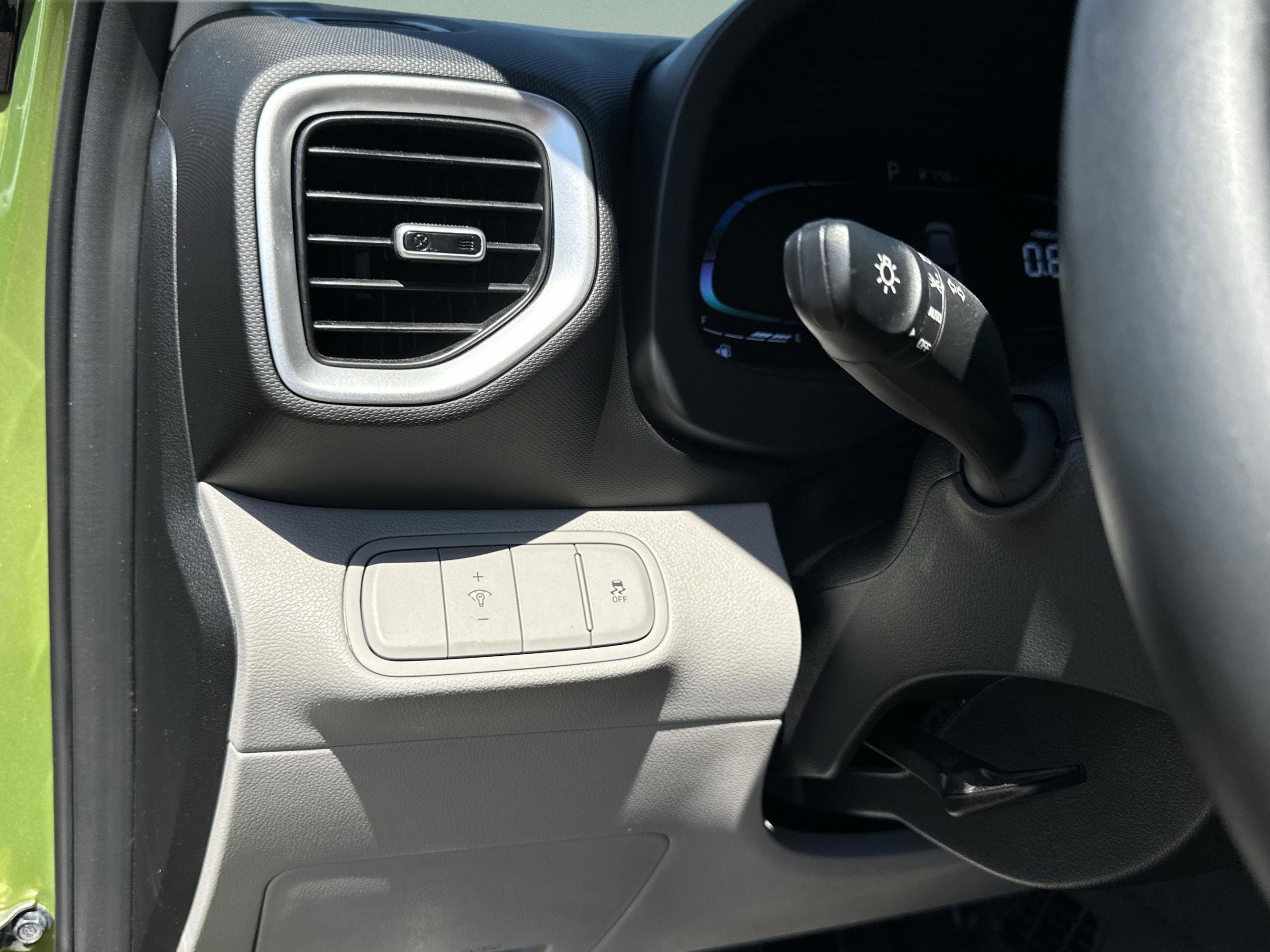 Certified 2023 Hyundai Venue SEL FWD image 26
