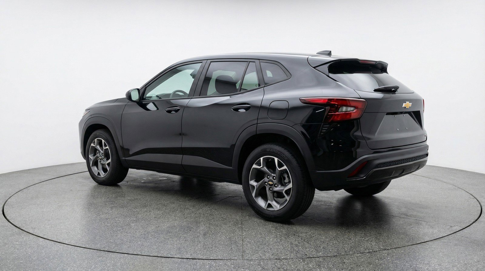 Used 2025 Chevrolet Trax LT FWD image 6