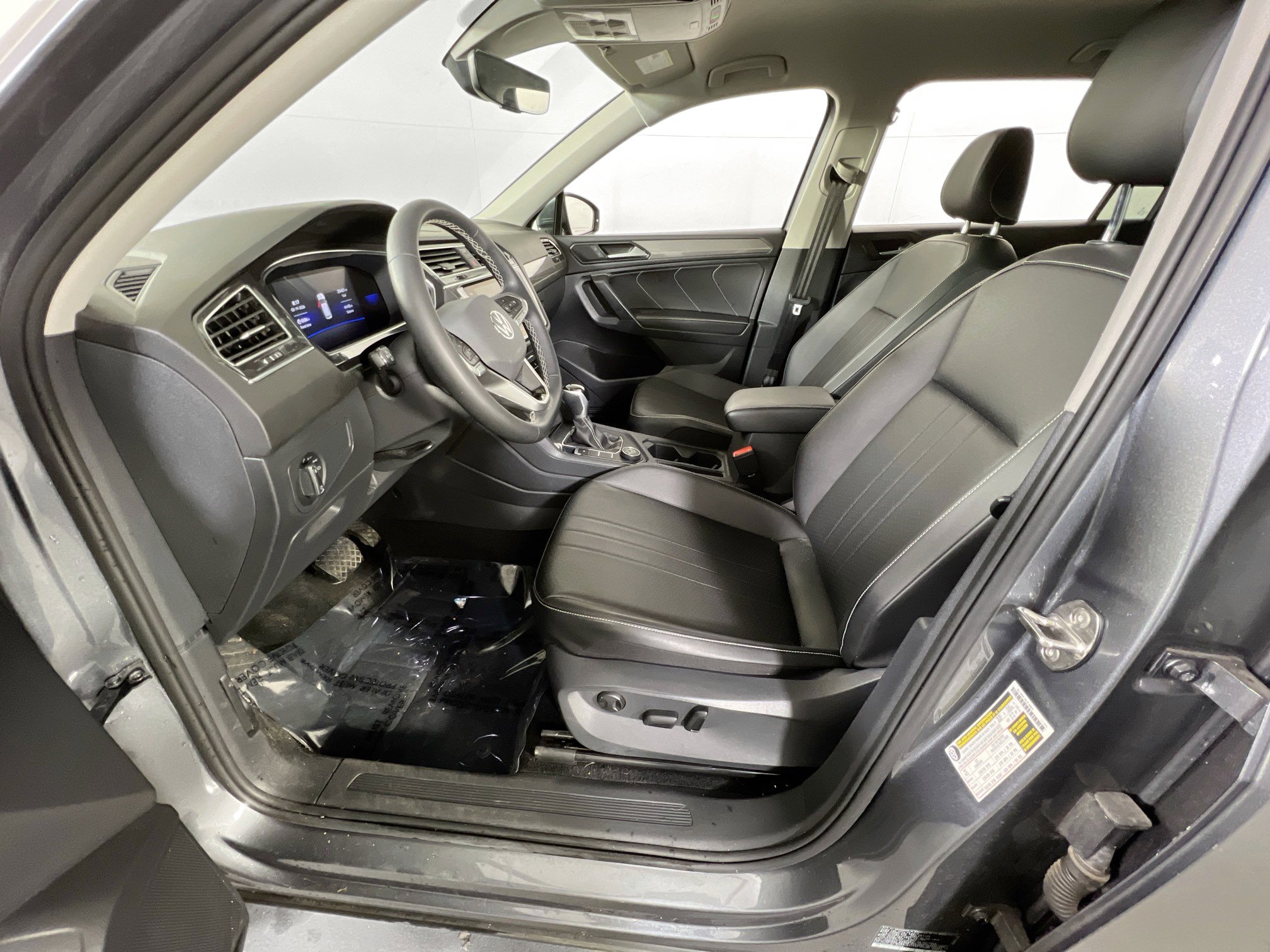 Used 2022 Volkswagen Tiguan SE AWD/4WD image 20