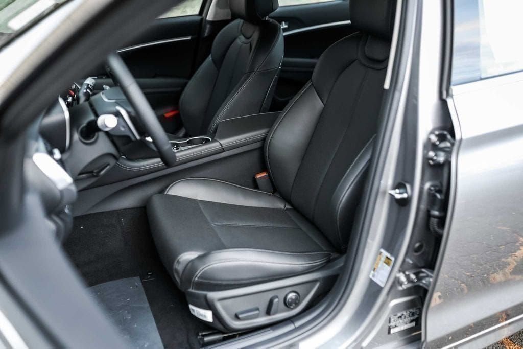 New 2026 Genesis G70 2.5T image 14