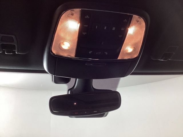 Used 2019 Jeep Grand Cherokee Overland AWD/4WD image 12