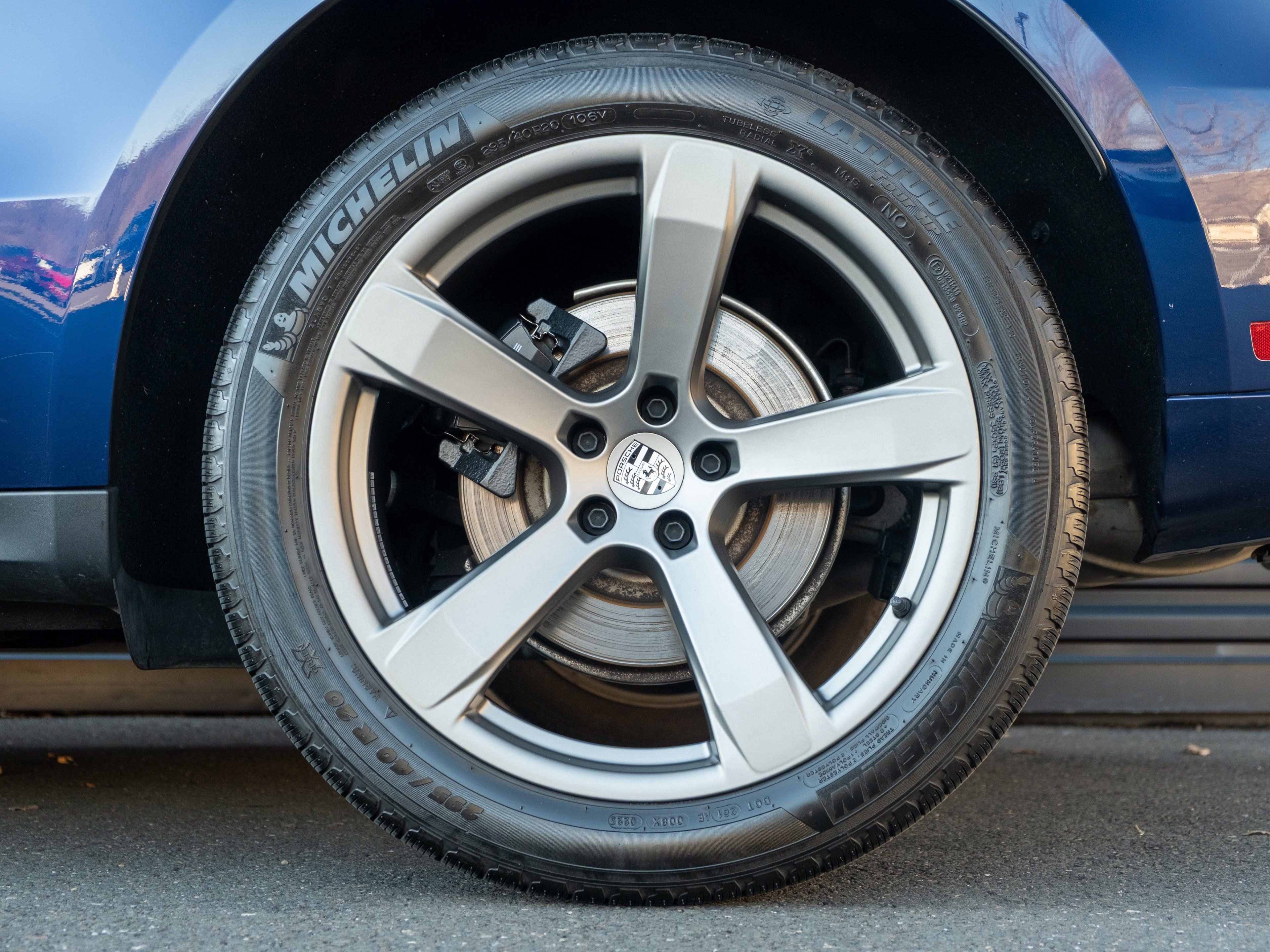 Certified 2023 Porsche Macan image 13