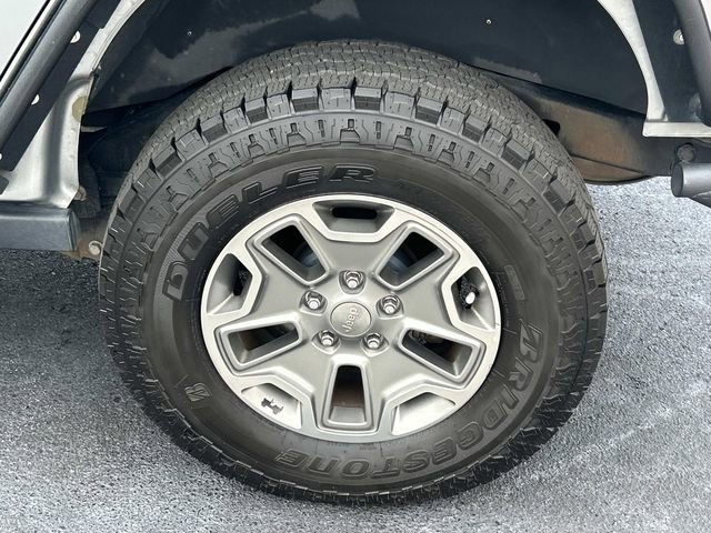 Used 2015 Jeep Wrangler Unlimited Rubicon w/ Connectivity Group AWD/4WD image 13