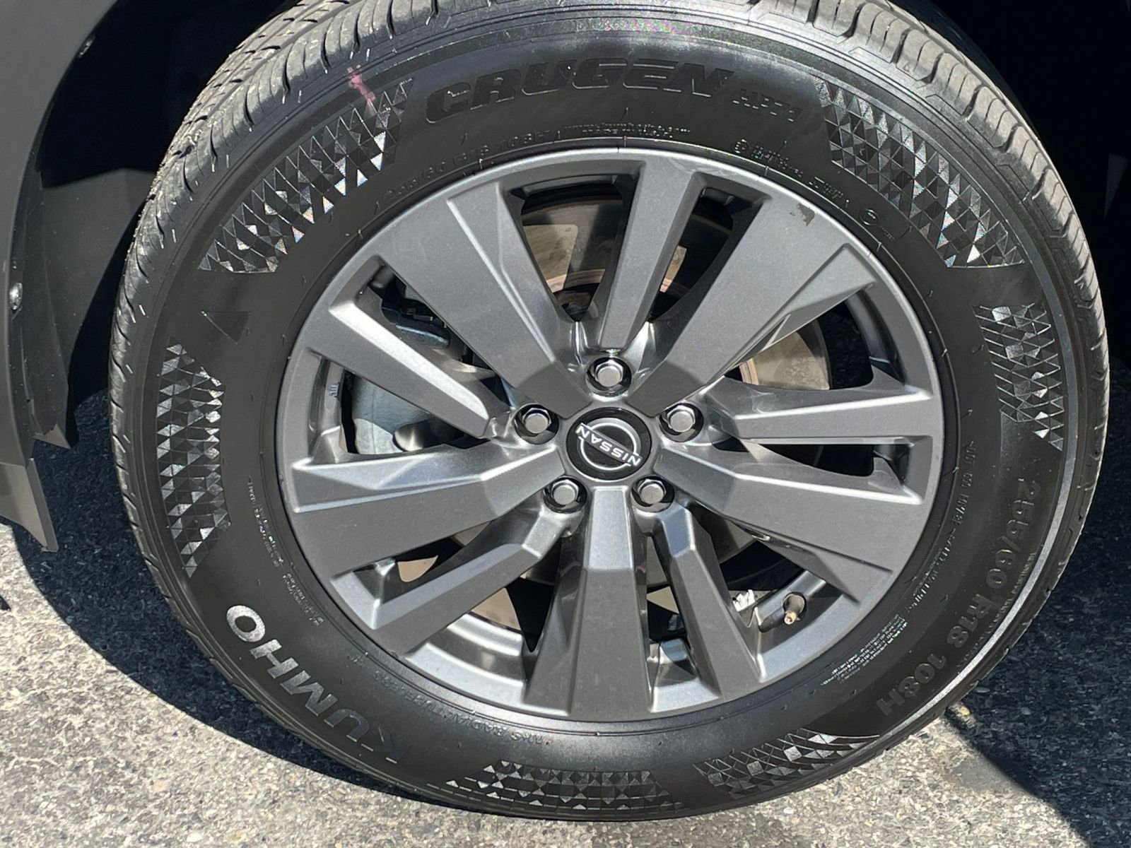 Used 2025 Nissan Pathfinder SV FWD image 33