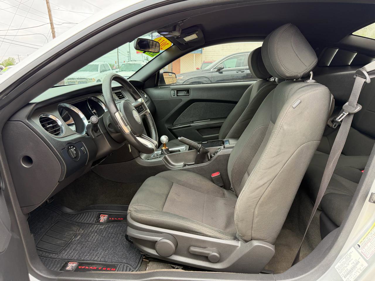 Used 2014 Ford Mustang Coupe RWD image 9