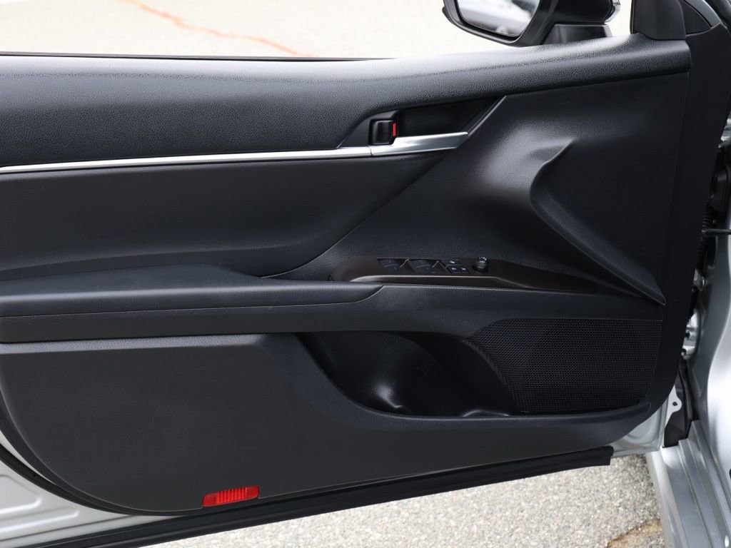Used 2021 Toyota Camry SE w/ Carpet Mat Package (TMS) image 22