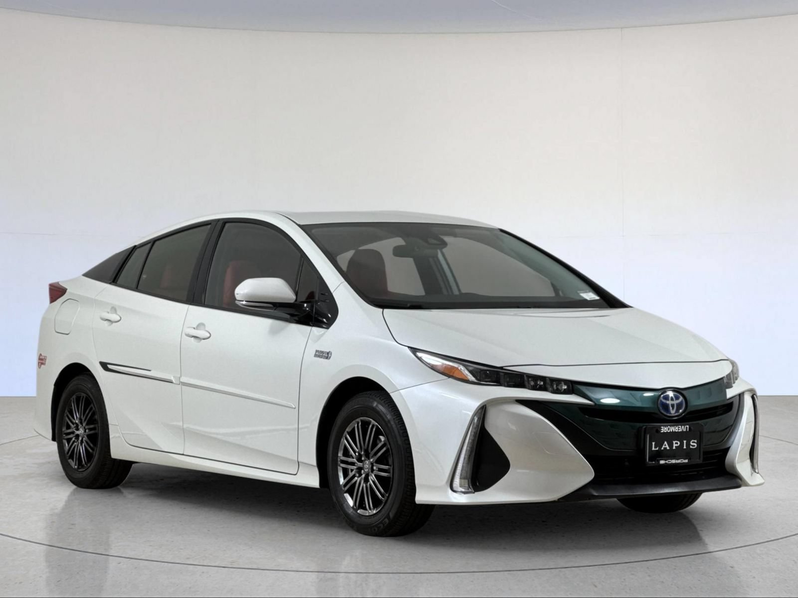 Used 2017 Toyota Prius Prime Premium FWD image 10