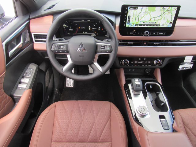 New 2025 Mitsubishi Outlander SEL image 11