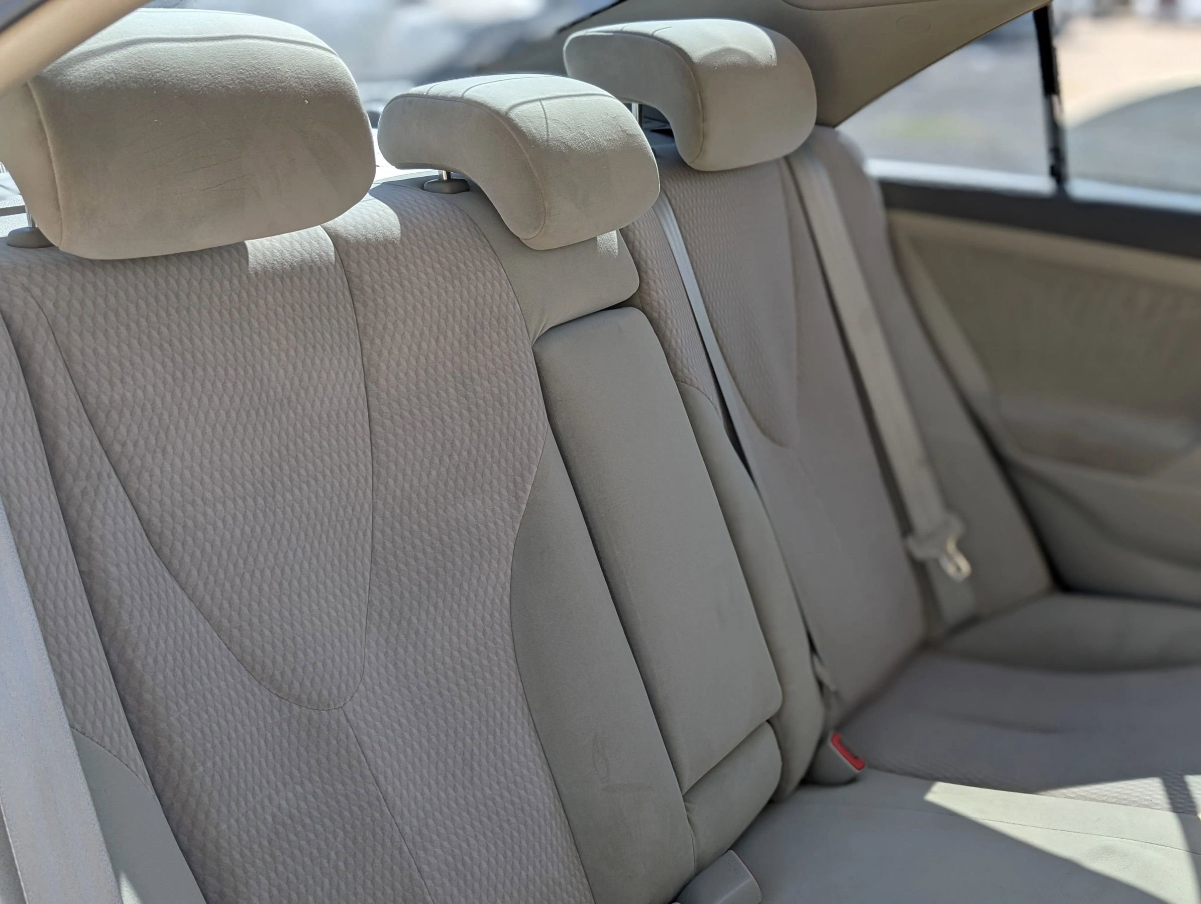 Used 2010 Toyota Camry LE image 18