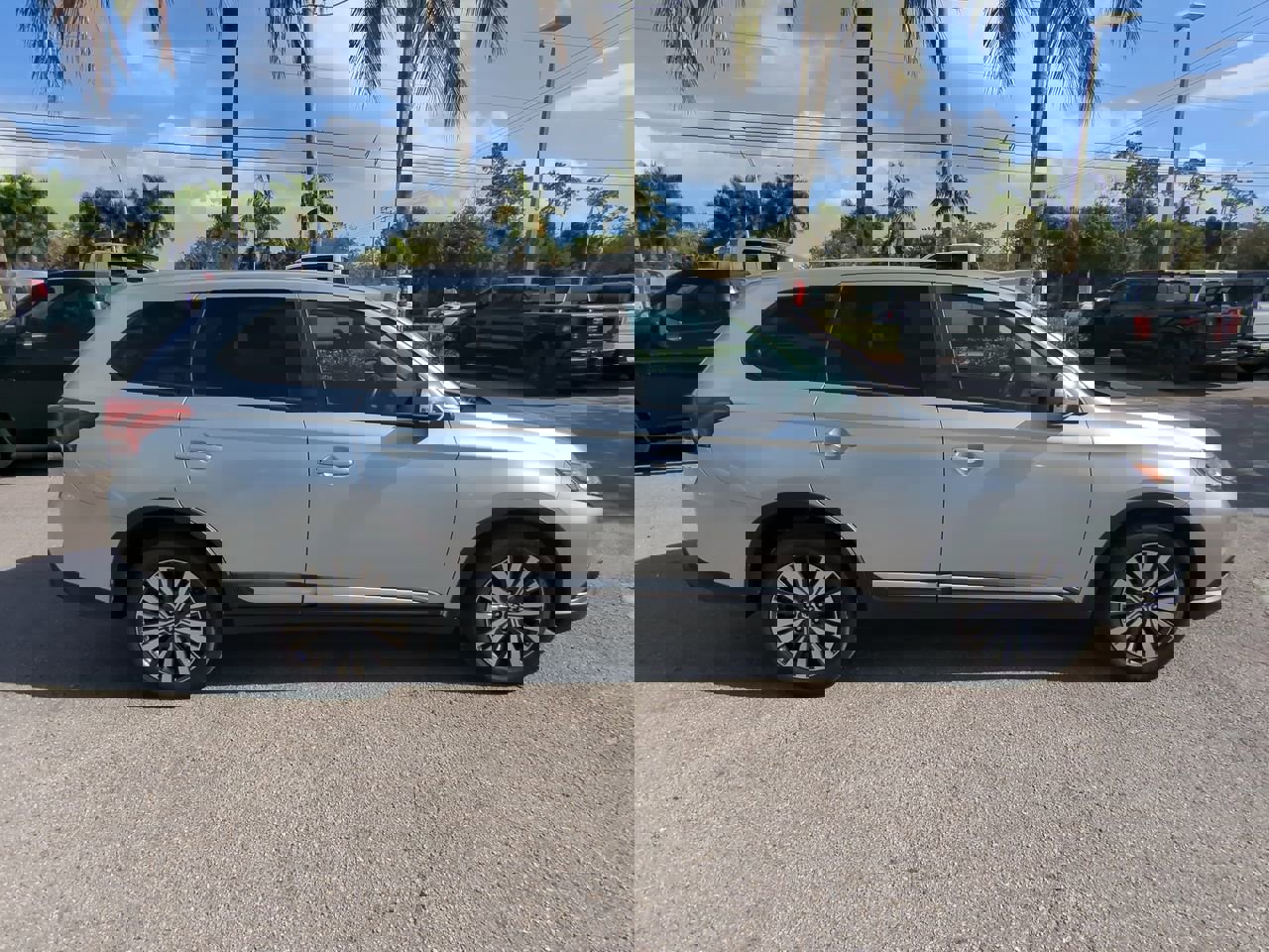 Used 2020 Mitsubishi Outlander ES image 4