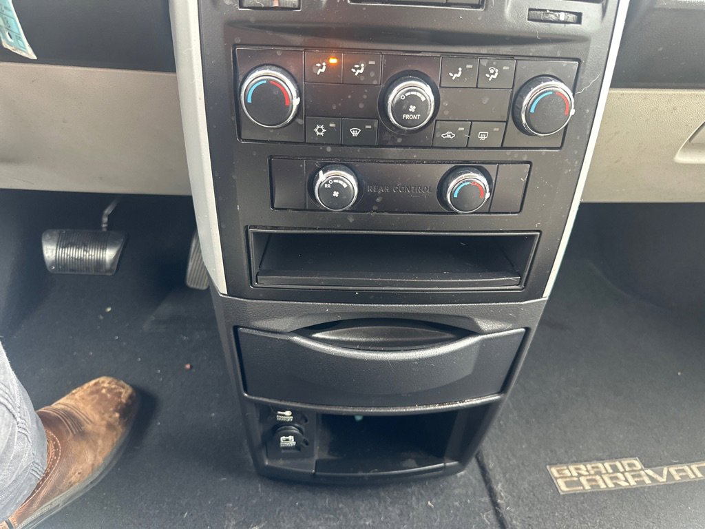 Used 2008 Dodge Grand Caravan SXT image 18