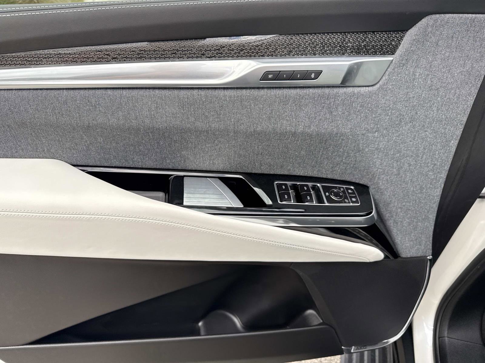 Used 2025 Cadillac Escalade V image 21