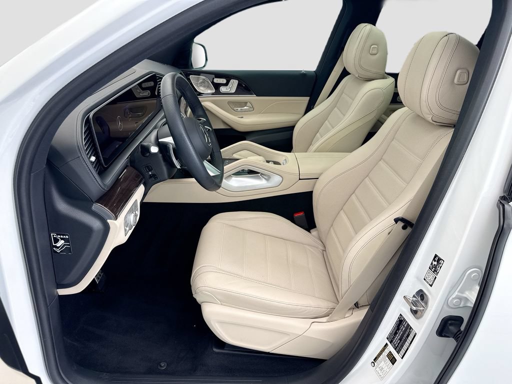 Used 2025 Mercedes-Benz GLS 580 4MATIC image 18