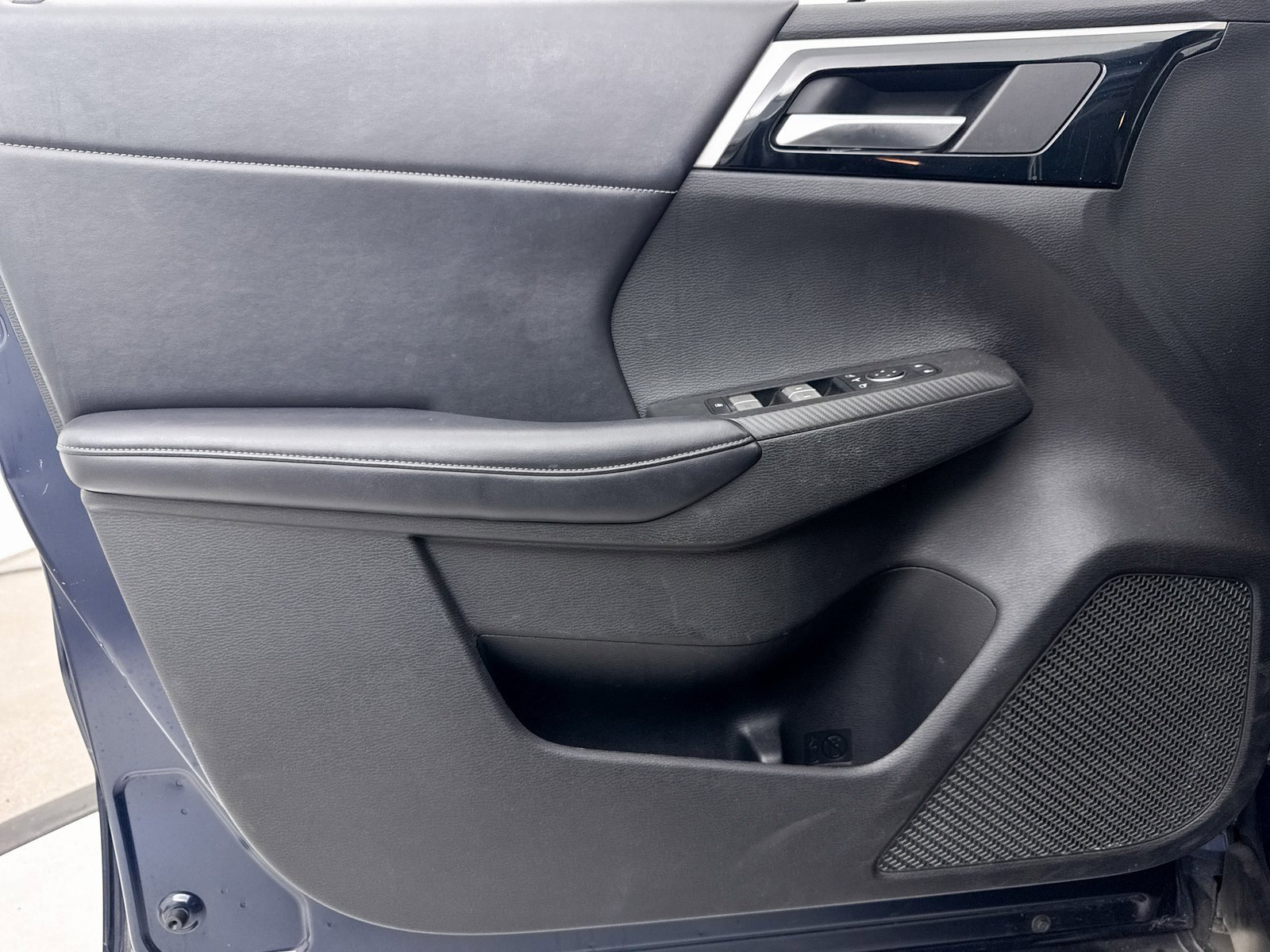 Used 2023 Mitsubishi Outlander SE image 32