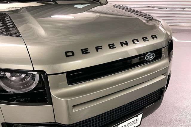 Certified 2025 Land Rover Defender 130 X-Dynamic SE AWD/4WD image 31