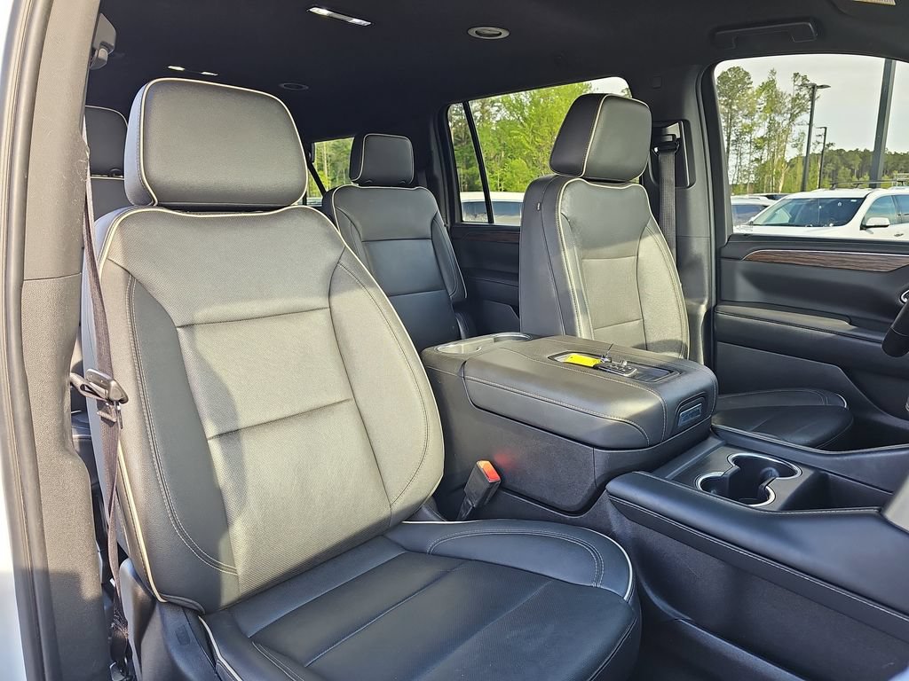 Used 2022 Chevrolet Suburban Premier RWD image 14