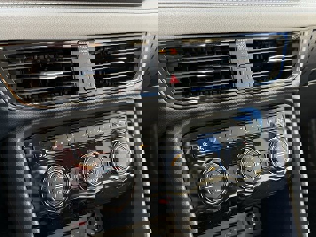 Used 2024 Volkswagen Tiguan SE R-Line image 4