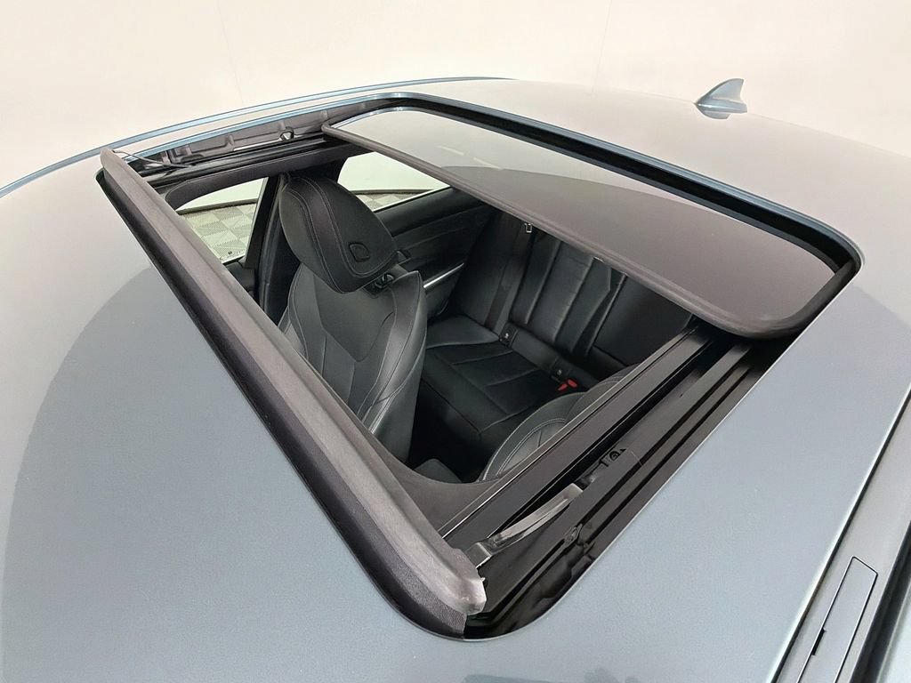 Used 2020 BMW 330i xDrive Sedan w/ Premium Package AWD/4WD image 22