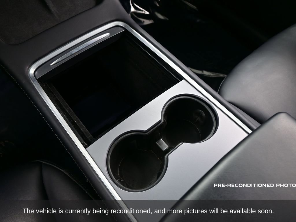 Used 2025 Tesla Model Y Long Range image 19