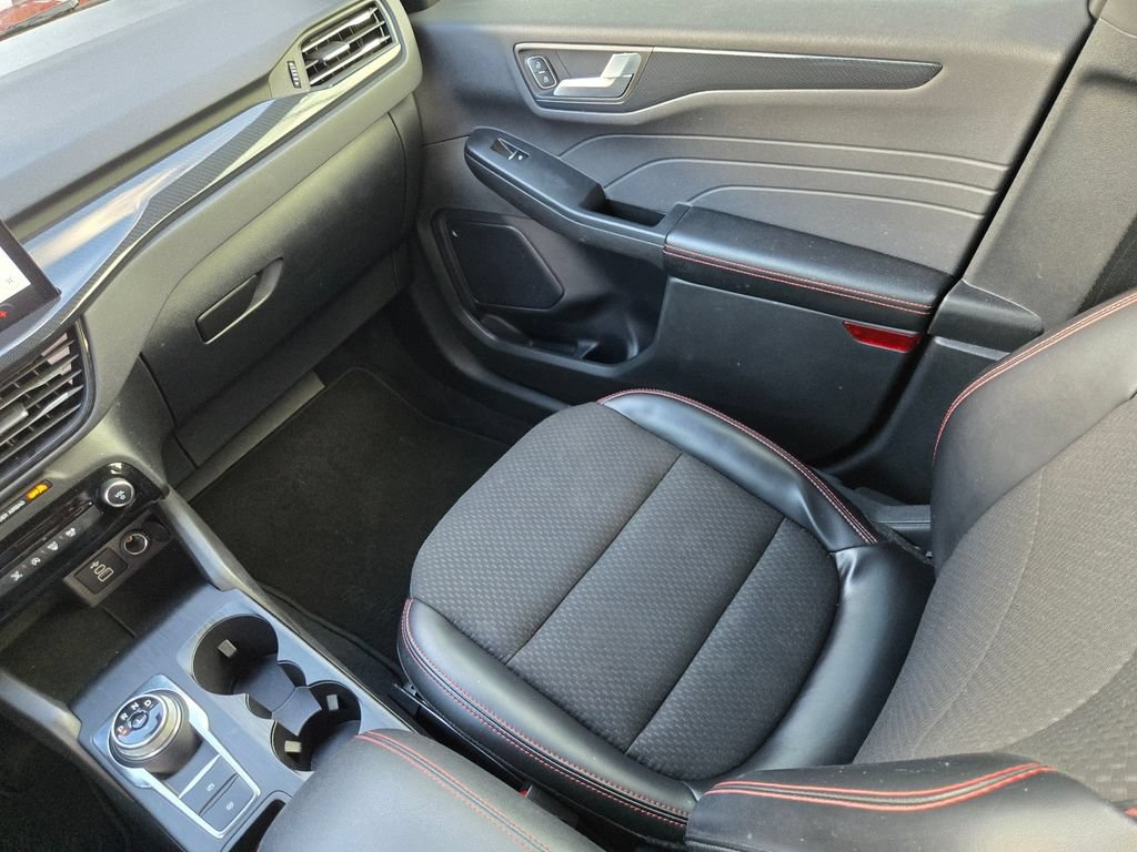 Used 2024 Ford Escape ST-Line w/ Tech Pack #1 FWD image 15