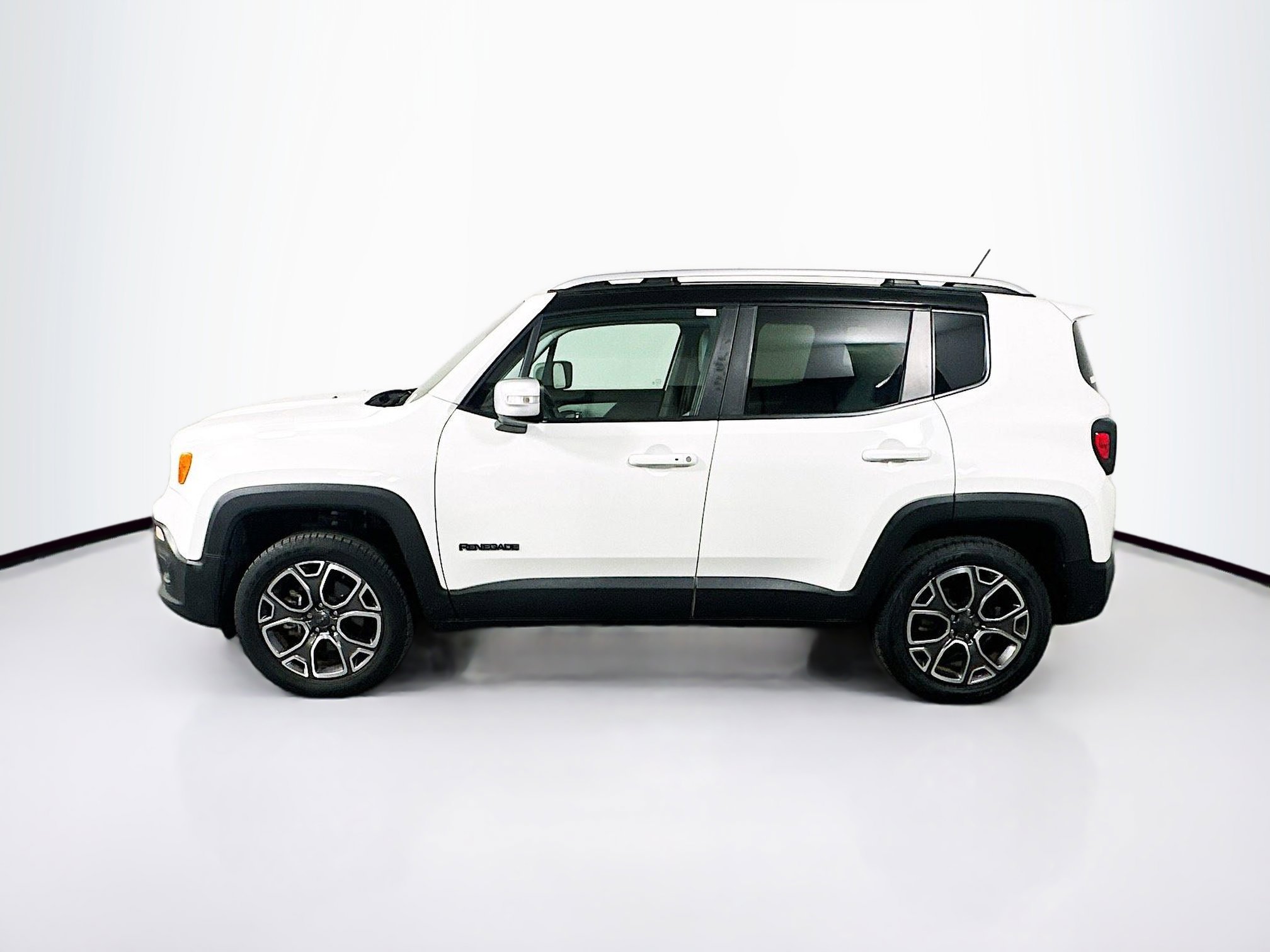 Used 2016 Jeep Renegade Limited AWD/4WD image 4