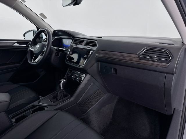 Used 2024 Volkswagen Tiguan Wolfsburg Edition image 29