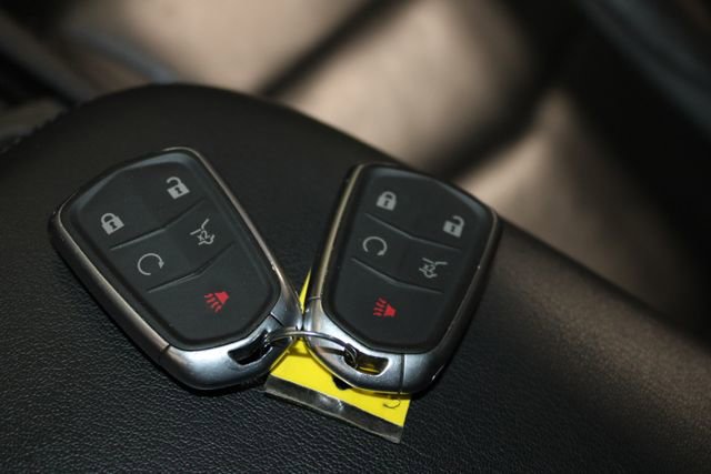 Used 2020 Cadillac XT5 Premium Luxury w/ LPO, Floor Liner Package AWD/4WD image 15