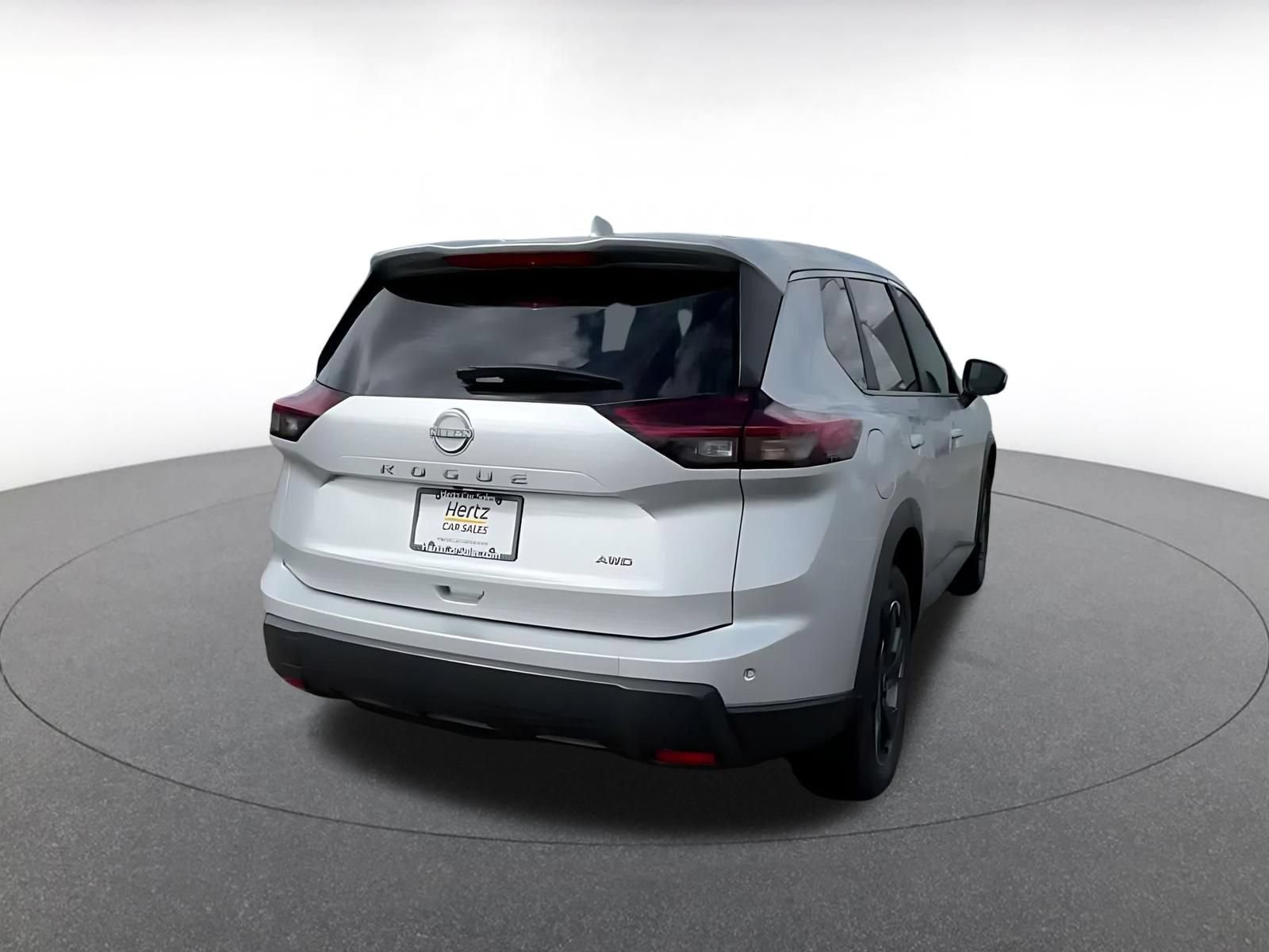 Used 2025 Nissan Rogue SV AWD/4WD image 14