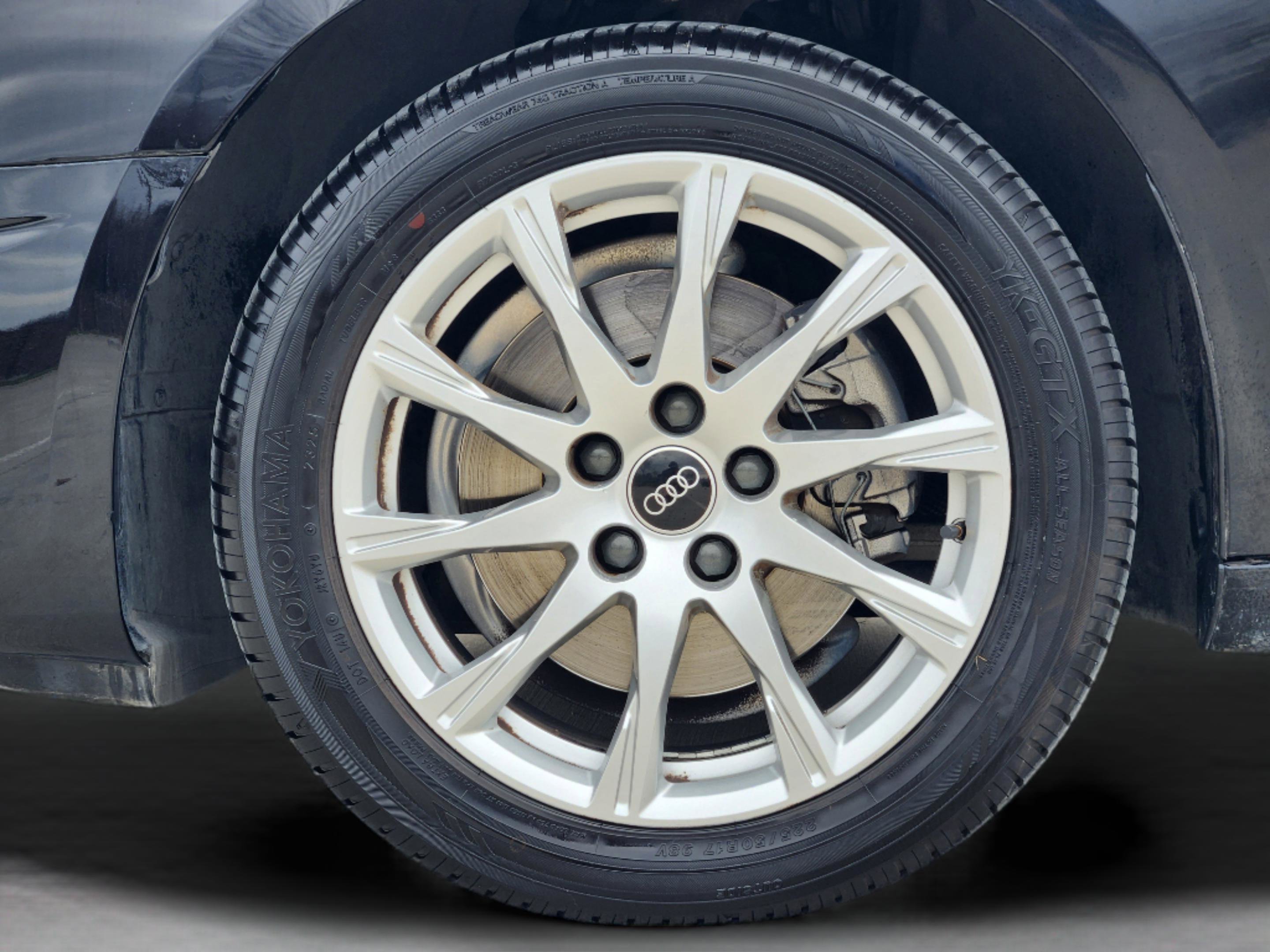 Used 2021 Audi A4 2.0T Premium w/ Convenience Package image 11