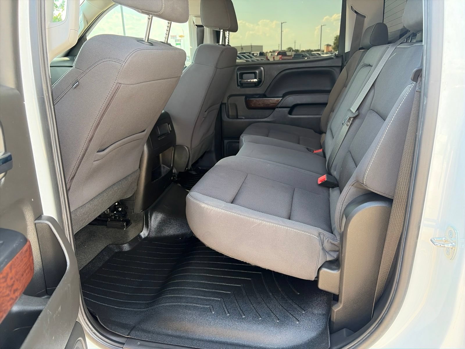 Used 2018 GMC Sierra 1500 SLE w/ SLE Value Package AWD/4WD image 17