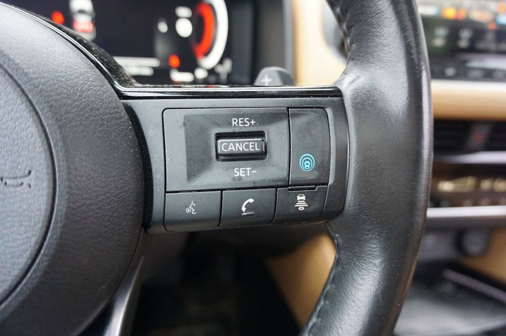 Used 2023 Nissan Rogue Platinum image 9