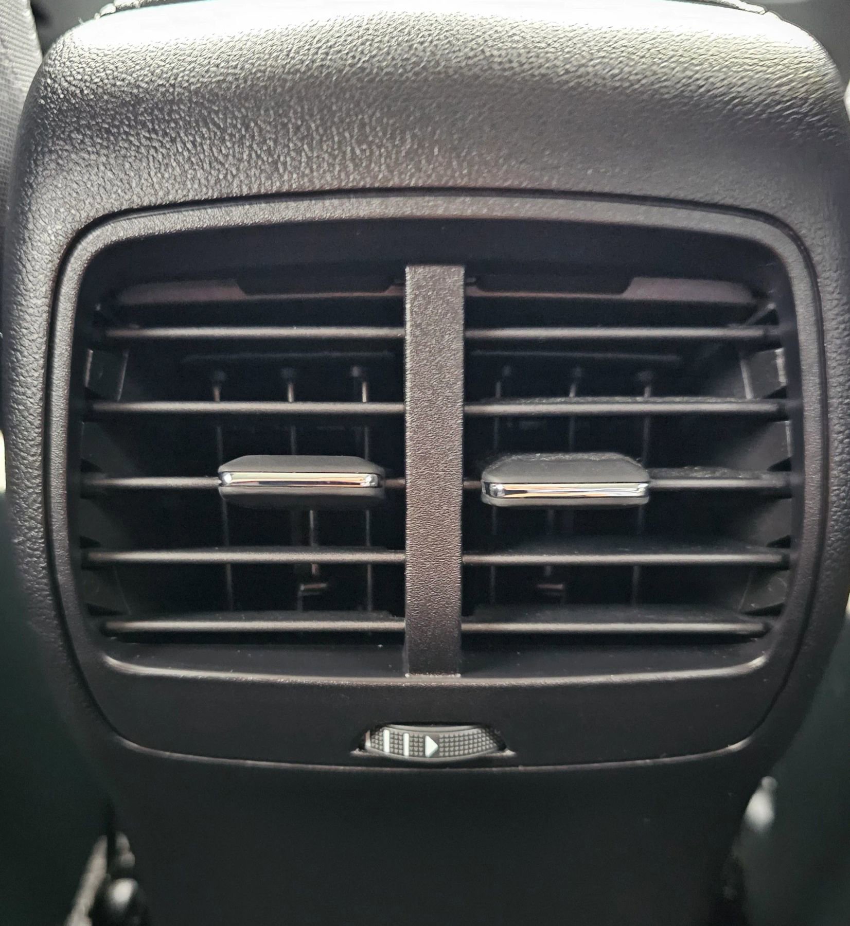 Used 2022 Ford Escape SE w/ Cold Weather Package image 11