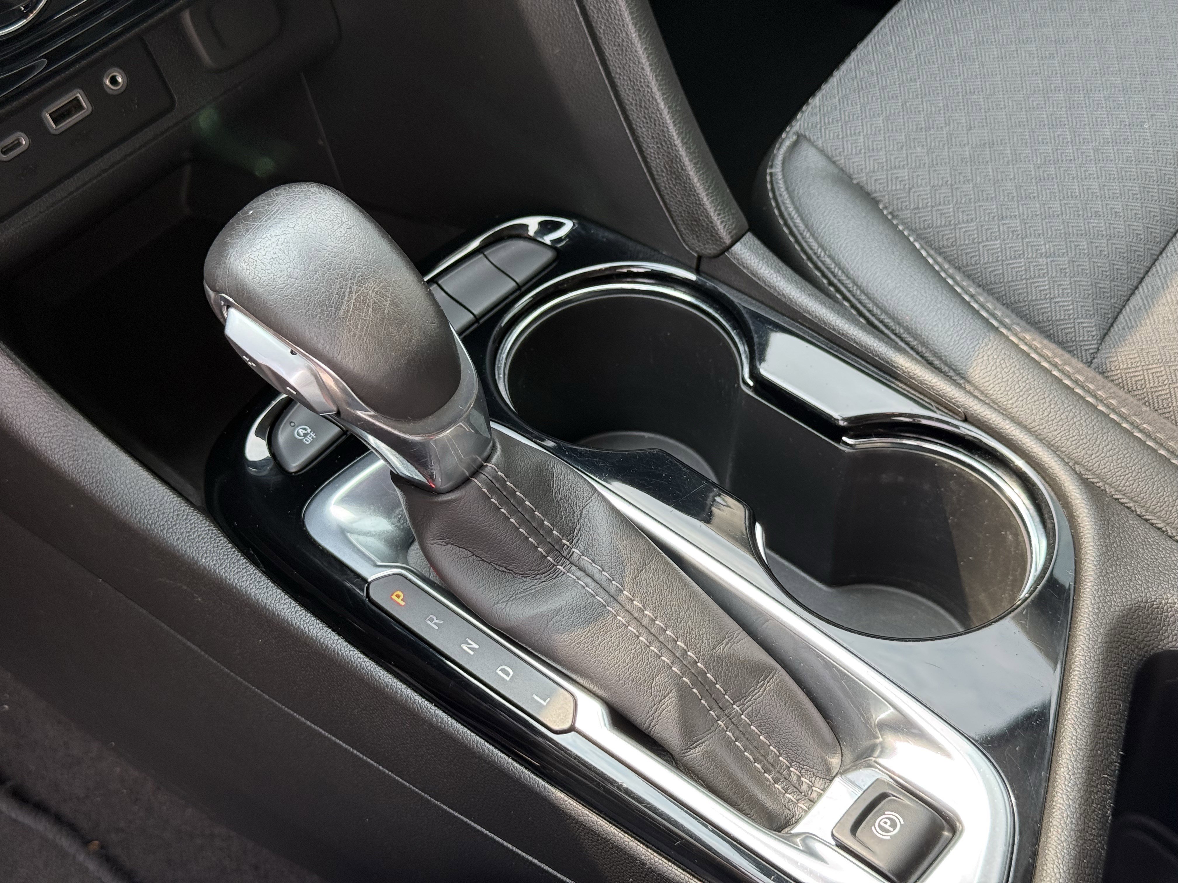 Used 2021 Buick Encore GX Preferred w/ Cold Weather Comfort Package FWD image 23