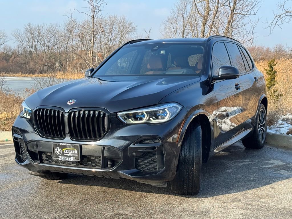 Used 2023 BMW X5 M50i w/ Executive Package image 3
