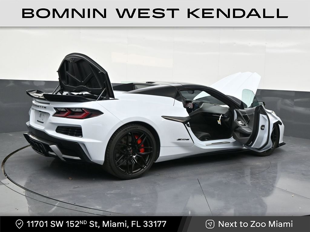 Used 2023 Chevrolet Corvette Z06 w/ Stealth Interior Trim Package image 28