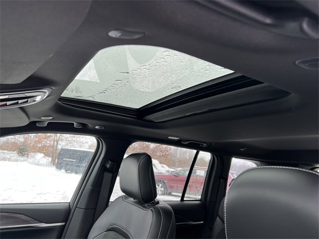 New 2026 Jeep Grand Cherokee Altitude image 7