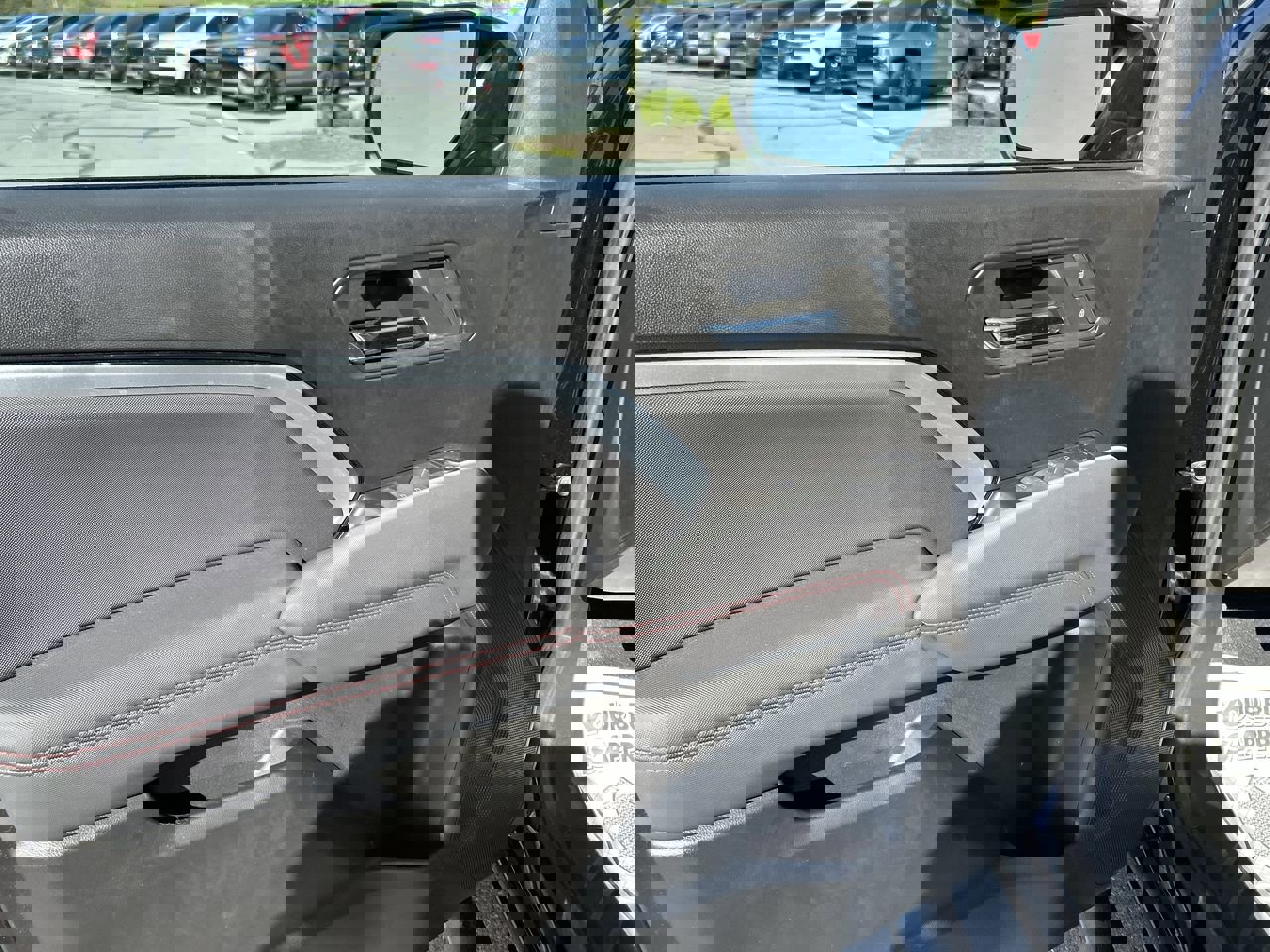 Used 2024 Chevrolet Colorado Z71 w/ Z71 Convenience Package 2 AWD/4WD image 20