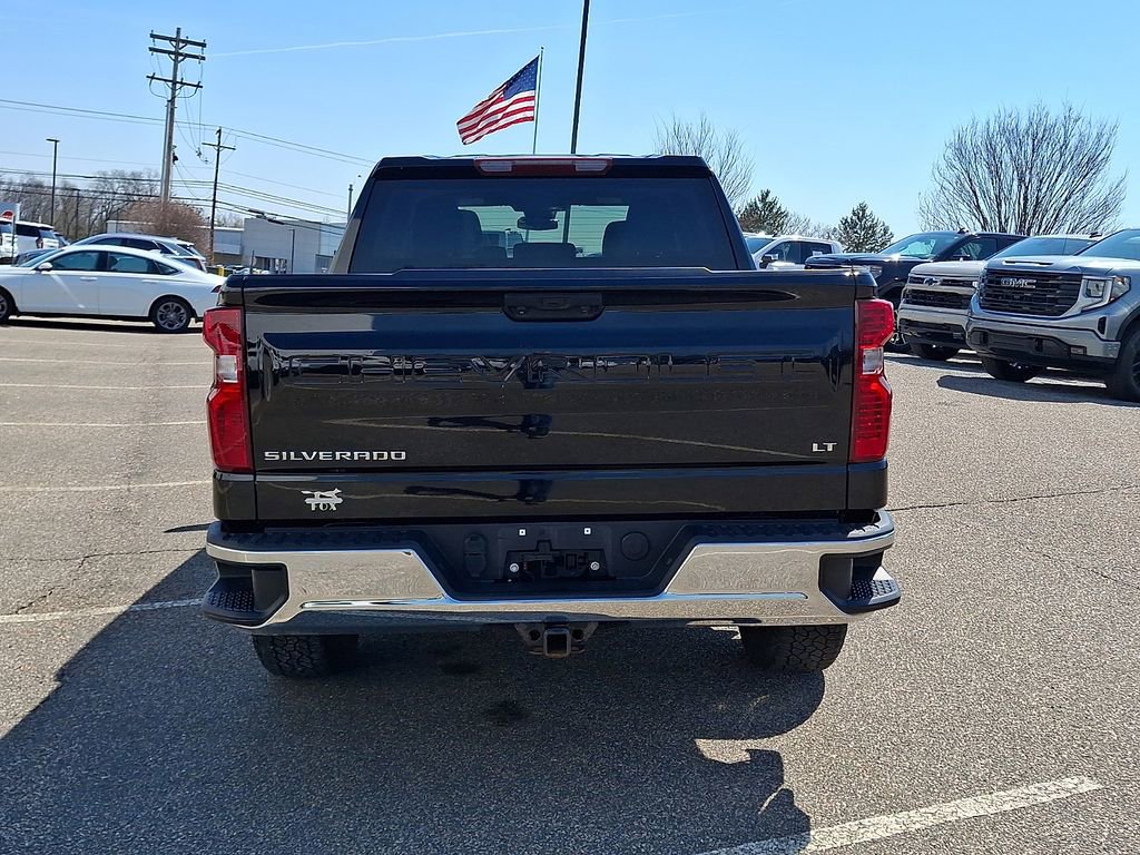 Used 2022 Chevrolet Silverado 1500 LT AWD/4WD image 8