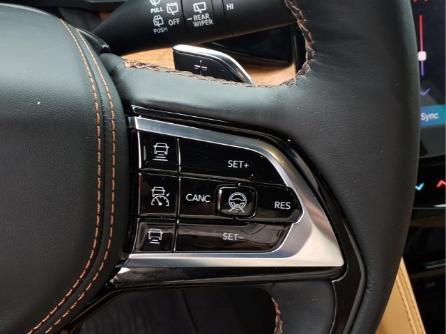 Used 2026 Jeep Grand Cherokee Summit w/ Adv Protech Group IV AWD/4WD image 30
