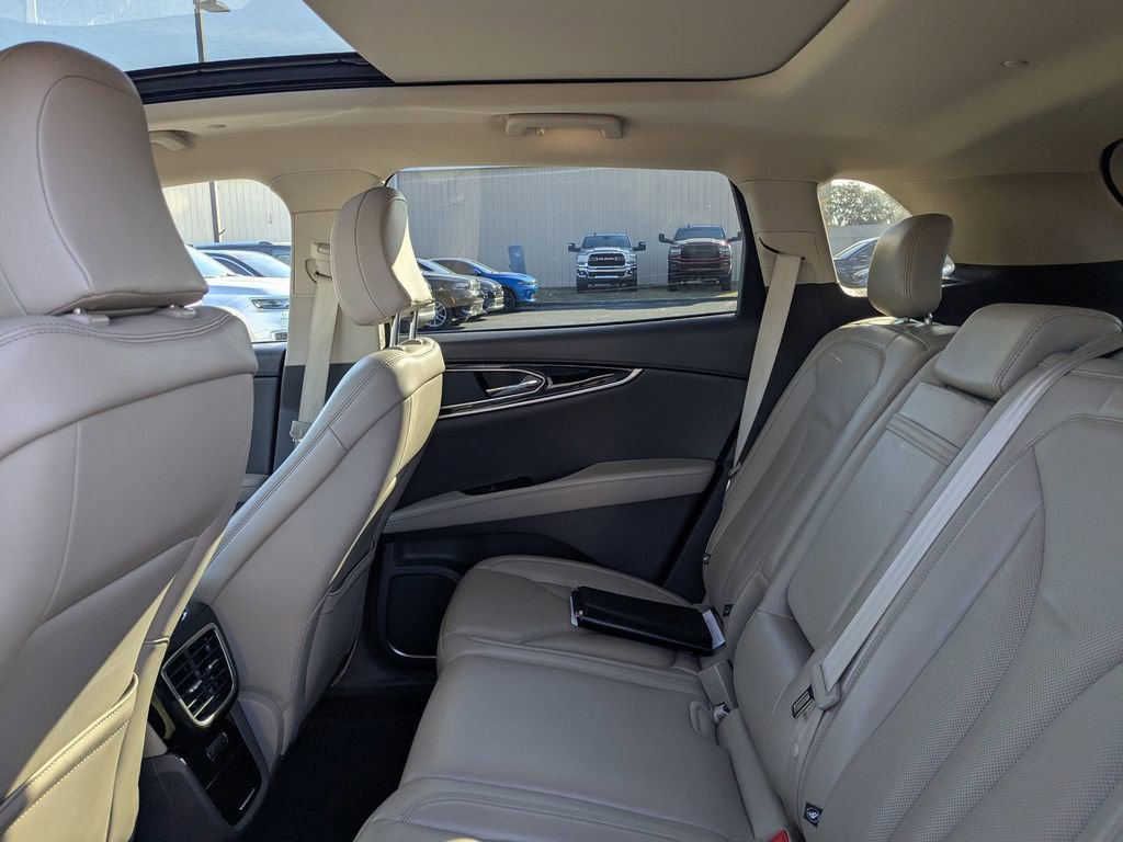 Used 2021 Lincoln Nautilus Reserve w/ Equipment Group 201A image 15