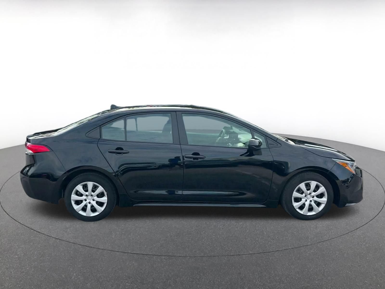 Used 2025 Toyota Corolla LE FWD image 15