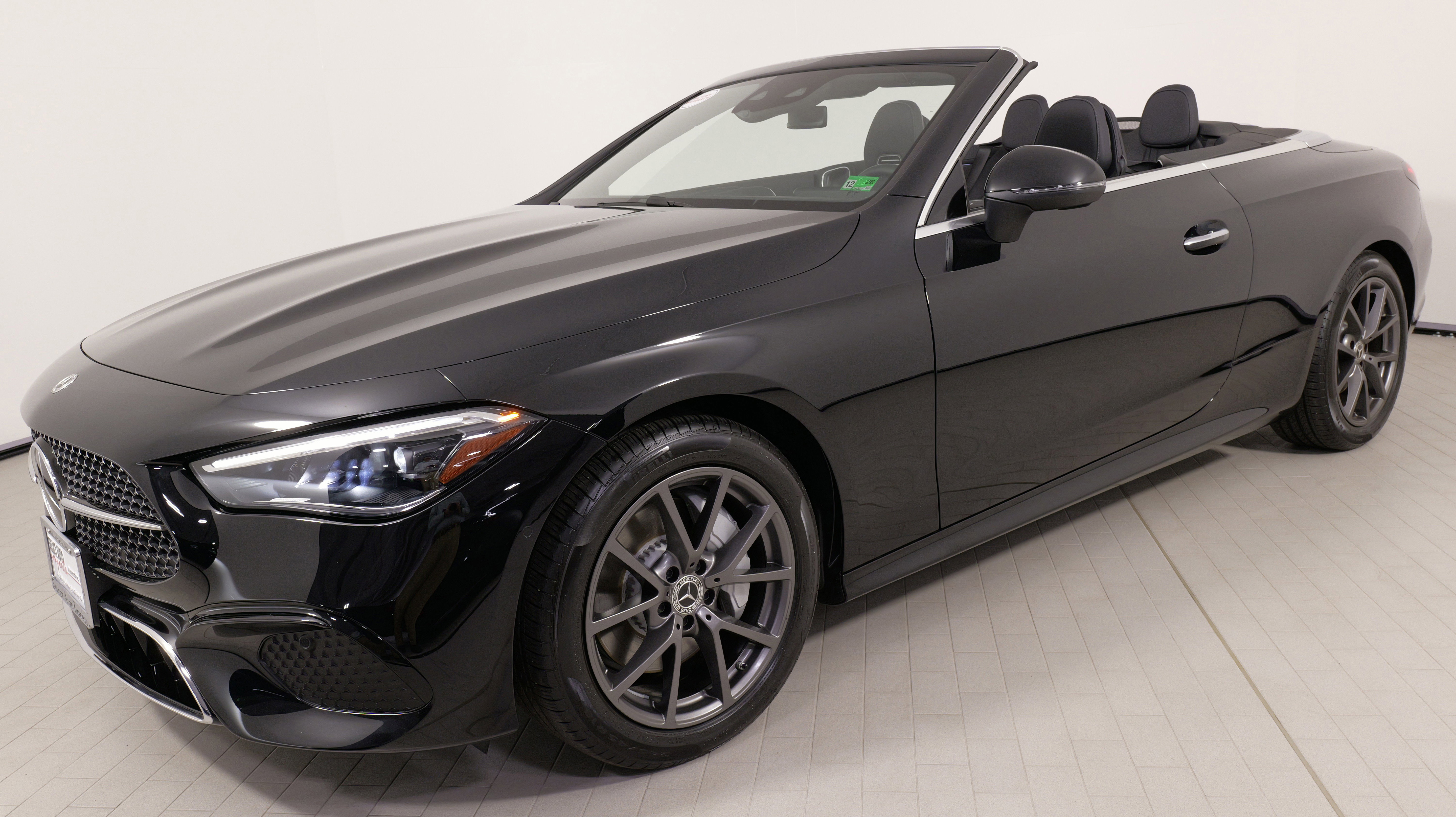 Used 2024 Mercedes-Benz CLE 300 4MATIC Cabriolet image 4