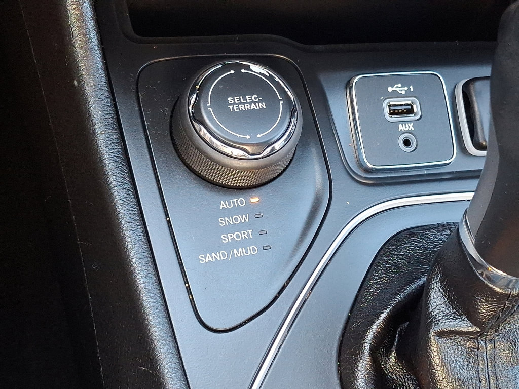 Used 2020 Jeep Cherokee High Altitude image 31