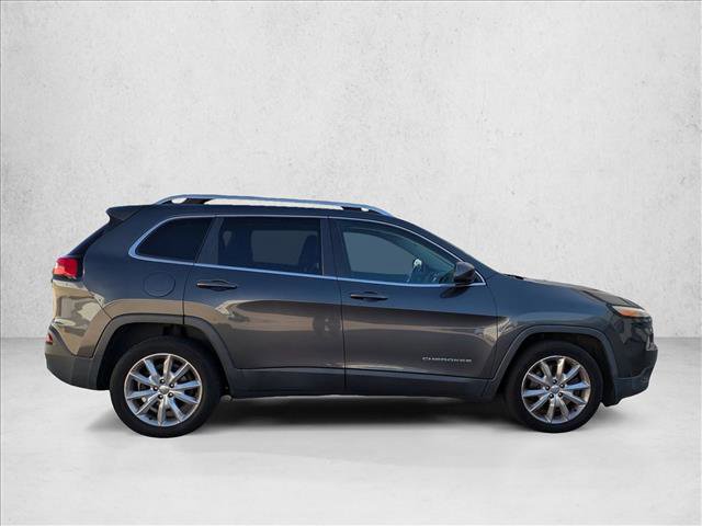 Used 2016 Jeep Cherokee Limited image 4