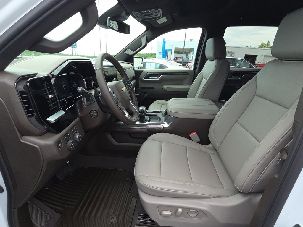 New 2026 Chevrolet Silverado 1500 LTZ w/ Z71 Off-Road Package AWD/4WD image 16