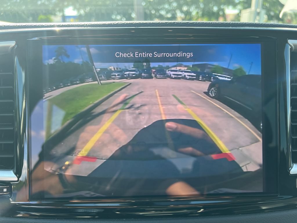 Used 2023 Chrysler Pacifica Touring-L FWD image 26
