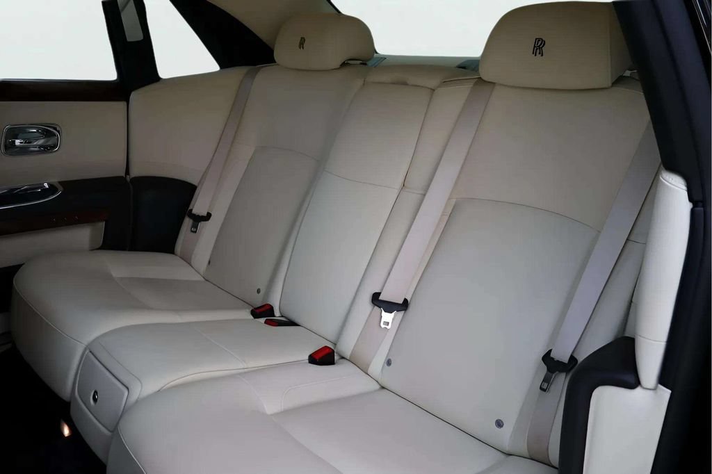 Certified 2014 Rolls-Royce Ghost RWD image 8