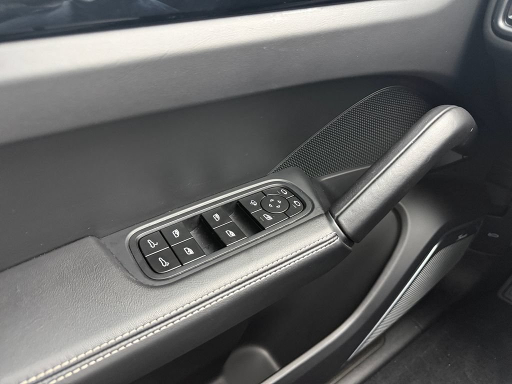 Used 2023 Porsche Cayenne Turbo GT AWD/4WD image 28
