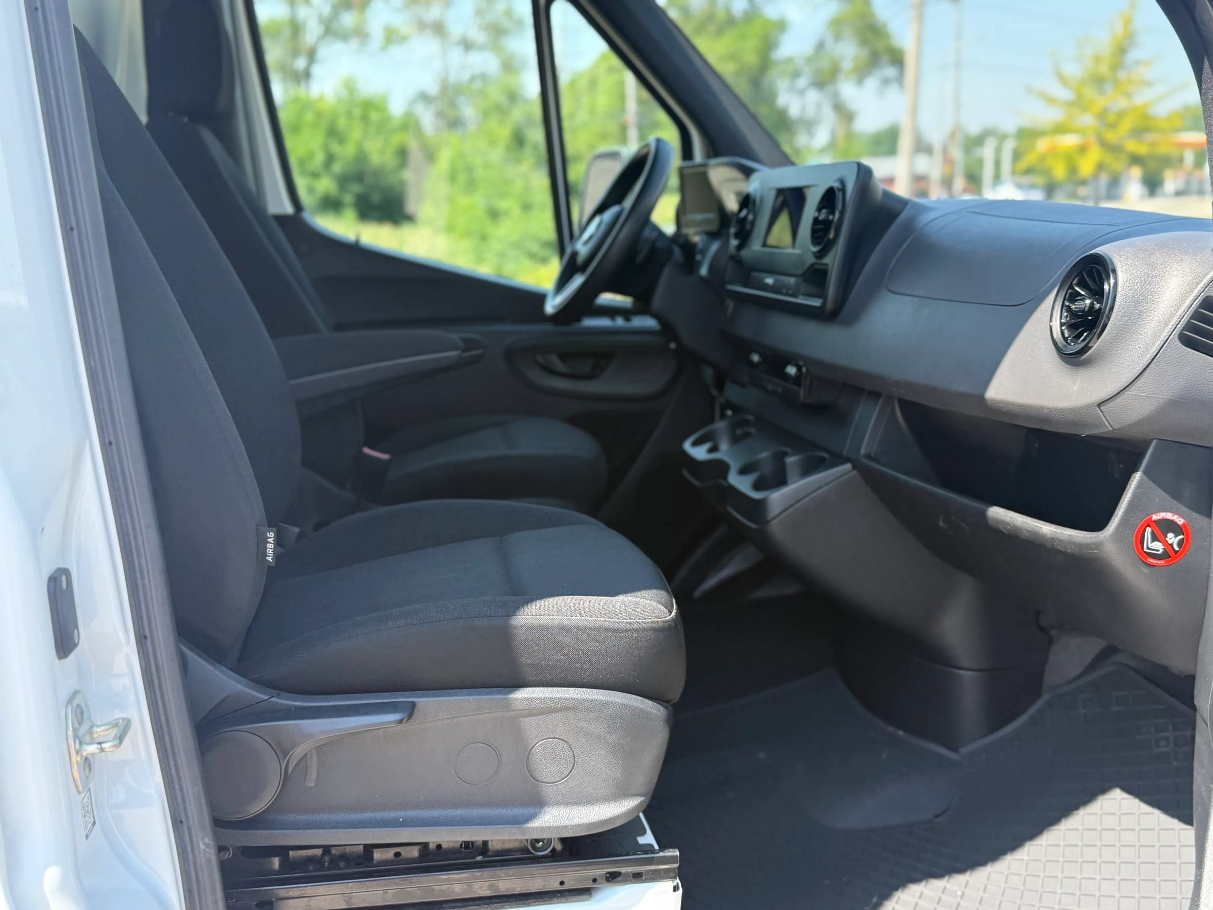 Used 2019 Freightliner Sprinter 3500 w/ Premium Package RWD image 25